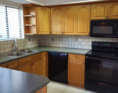 11868 Sturbridge Lane - Photo Thumbnail 1
