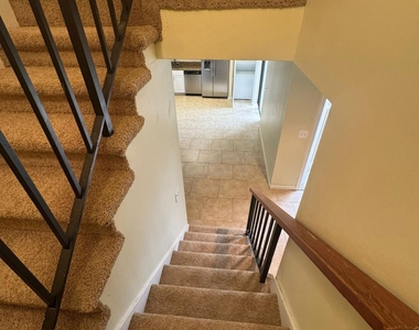 11976 Shakerwood Lane - Photo Thumbnail 3