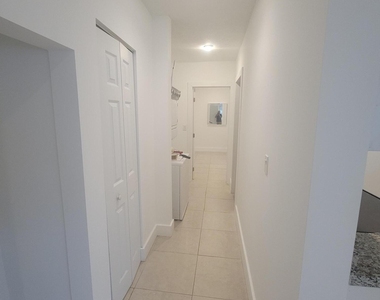1415 Se 2nd Street - Photo Thumbnail 3