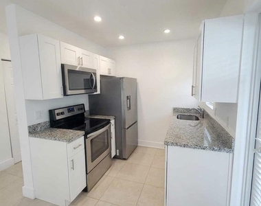 1415 Se 2nd Street - Photo Thumbnail 2