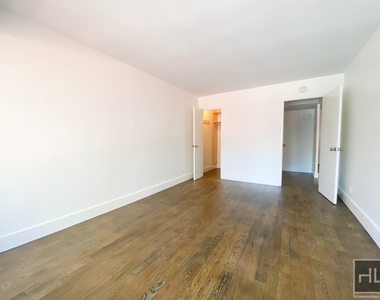 East 63 Street - Photo Thumbnail 2