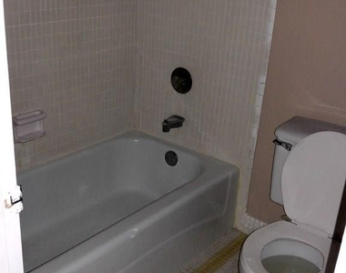 3690 Inverrary Drive - Photo Thumbnail 5