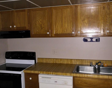 3690 Inverrary Drive - Photo Thumbnail 4
