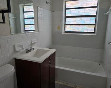 815 W Las Olas Boulevard - Photo Thumbnail 1