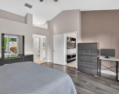 17626 Tiffany Trace Drive - Photo Thumbnail 5
