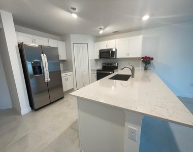6907 Broadwater Lane - Photo Thumbnail 1