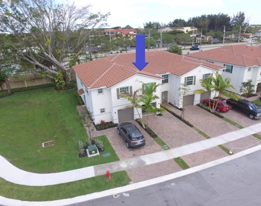 6907 Broadwater Lane - Photo Thumbnail 16