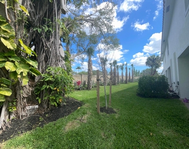 6907 Broadwater Lane - Photo Thumbnail 15