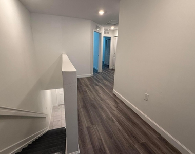 6907 Broadwater Lane - Photo Thumbnail 6