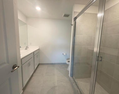 6907 Broadwater Lane - Photo Thumbnail 8