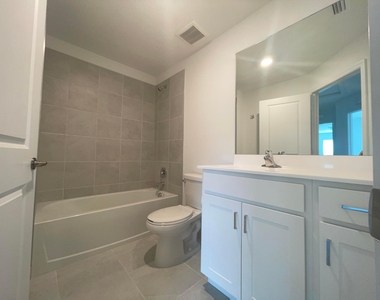 6907 Broadwater Lane - Photo Thumbnail 9