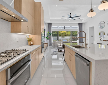 9124 Silver Marsh Lane - Photo Thumbnail 4