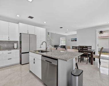5040 Heron Place - Photo Thumbnail 5