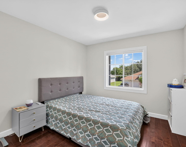 5040 Heron Place - Photo Thumbnail 21