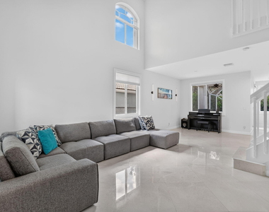 5040 Heron Place - Photo Thumbnail 10