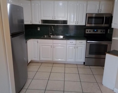 1535 Se Royal Green Circle - Photo Thumbnail 5