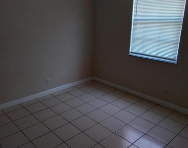 1535 Se Royal Green Circle - Photo Thumbnail 16