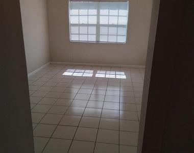1535 Se Royal Green Circle - Photo Thumbnail 11