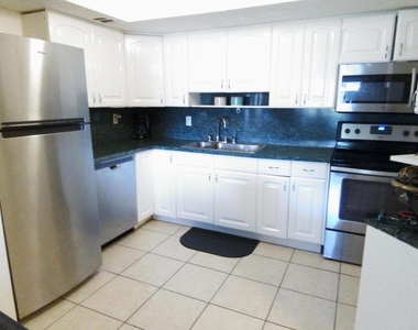 1535 Se Royal Green Circle - Photo Thumbnail 4