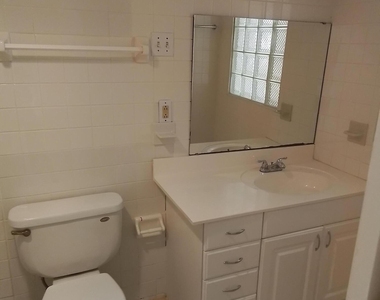1535 Se Royal Green Circle - Photo Thumbnail 15