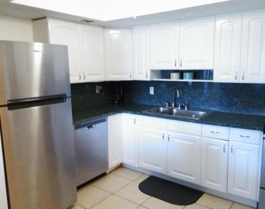 1535 Se Royal Green Circle - Photo Thumbnail 3