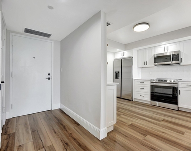 2900 Ne 14th St Causeway - Photo Thumbnail 2
