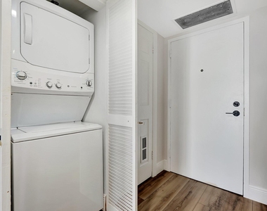2900 Ne 14th St Causeway - Photo Thumbnail 1