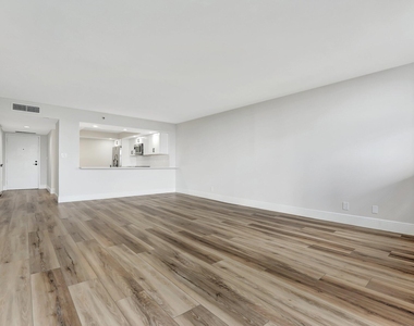 2900 Ne 14th St Causeway - Photo Thumbnail 9