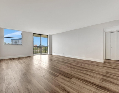 2900 Ne 14th St Causeway - Photo Thumbnail 8