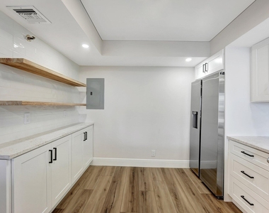2900 Ne 14th St Causeway - Photo Thumbnail 5