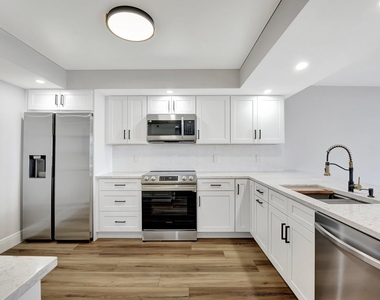 2900 Ne 14th St Causeway - Photo Thumbnail 4
