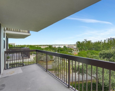 2900 Ne 14th St Causeway - Photo Thumbnail 31