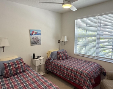 4823 Chancellor Drive - Photo Thumbnail 5