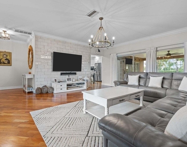 3929 Lowson Boulevard - Photo Thumbnail 2