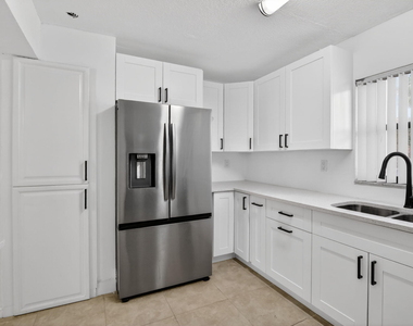 11556 Nw 1st Street - Photo Thumbnail 6