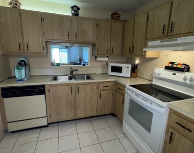 7911 Southgate Boulevard - Photo Thumbnail 17