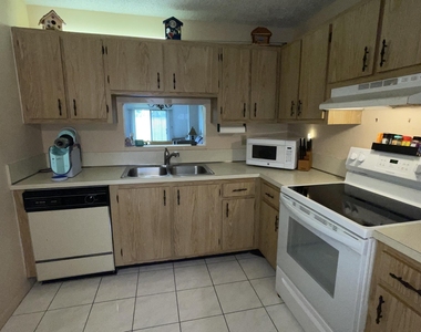 7911 Southgate Boulevard - Photo Thumbnail 8