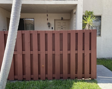 7911 Southgate Boulevard - Photo Thumbnail 12