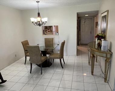 7911 Southgate Boulevard - Photo Thumbnail 15