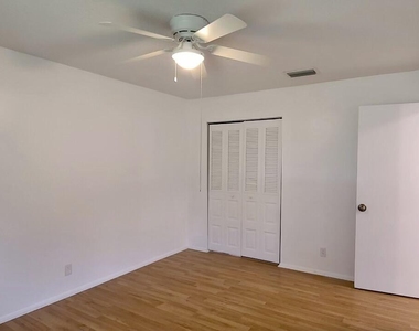 533 Sw Carter Avenue - Photo Thumbnail 5