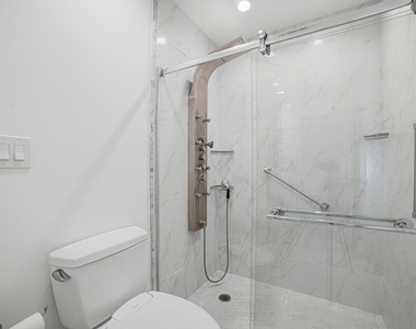 6070 Sunny Manor Court - Photo Thumbnail 17