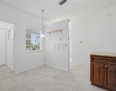 6070 Sunny Manor Court - Photo Thumbnail 11