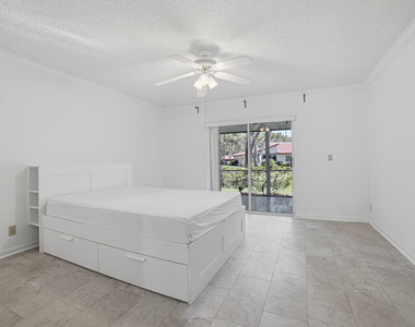 6070 Sunny Manor Court - Photo Thumbnail 15