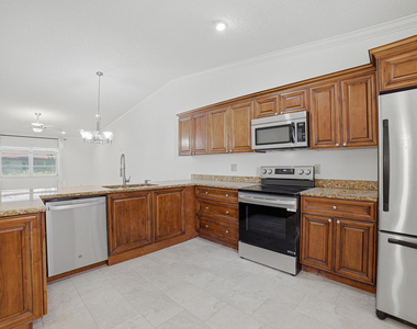 6070 Sunny Manor Court - Photo Thumbnail 7