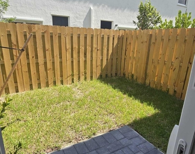 1124 Se 3rd Street - Photo Thumbnail 8