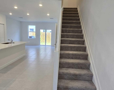 1124 Se 3rd Street - Photo Thumbnail 10