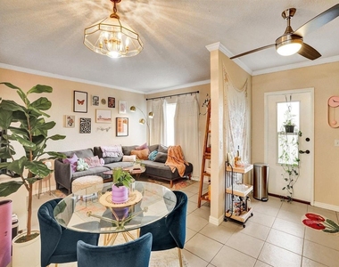 2190 Se 5th Street - Photo Thumbnail 5