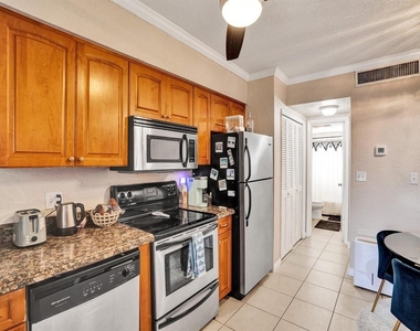 2190 Se 5th Street - Photo Thumbnail 12