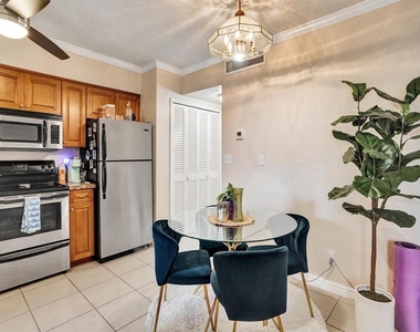 2190 Se 5th Street - Photo Thumbnail 4