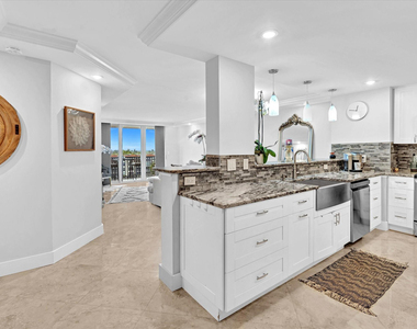 1150 Hillsboro Mile - Photo Thumbnail 1